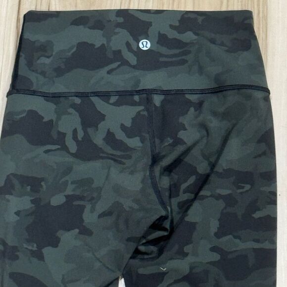 Lululemon Wunder Under High-Rise Leggings 28" Green Camo Women’s 4 - Picture 4 of 5